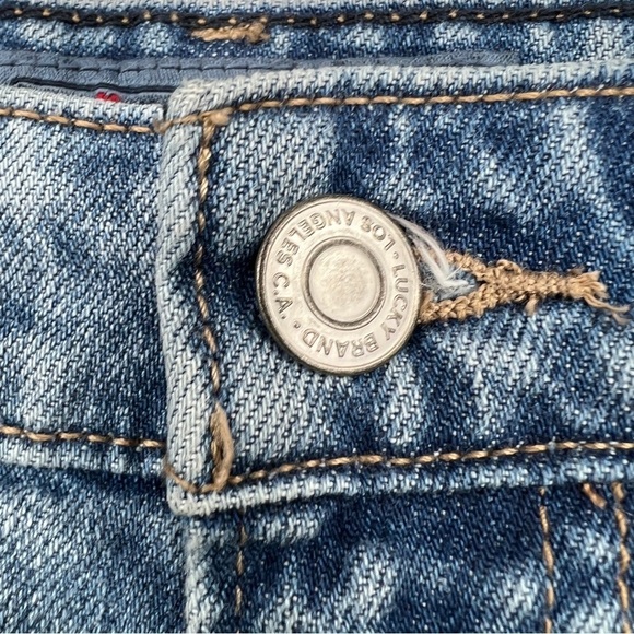 Lucky Brand Lucky Pins High Rise Multi Pom Pom Whiskered Light Wash Jean Shorts - Picture 5 of 12